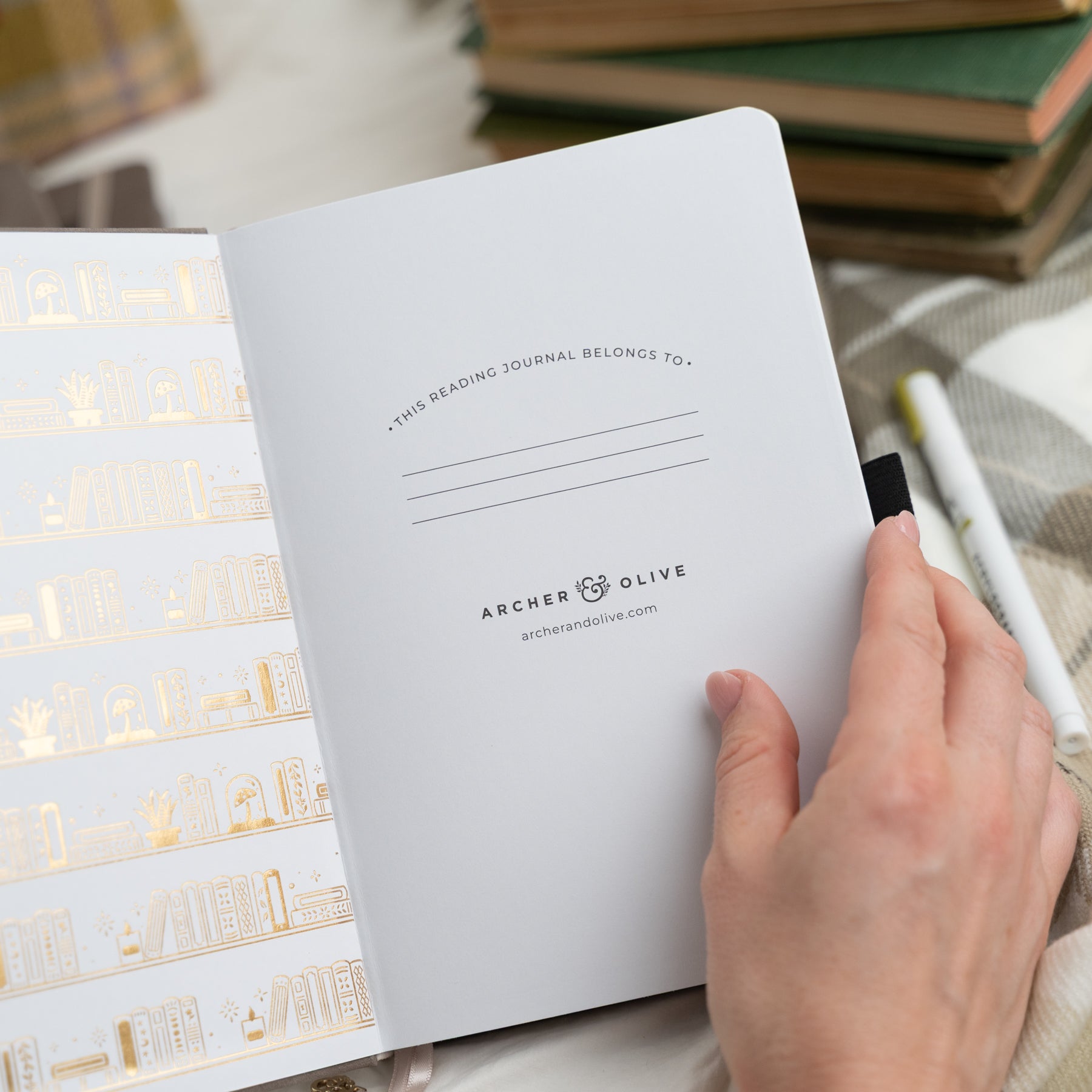 Bookshelf Reading Journal - Archer and Olive