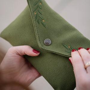 Enchanted Chapters Pouch - Archer and Olive